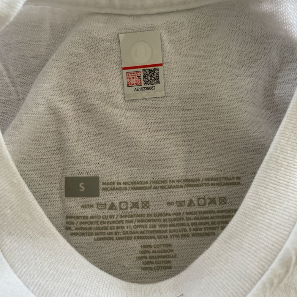 UCLA Bruins Softball White T-Shirt - NWOT - Picture 2 of 4